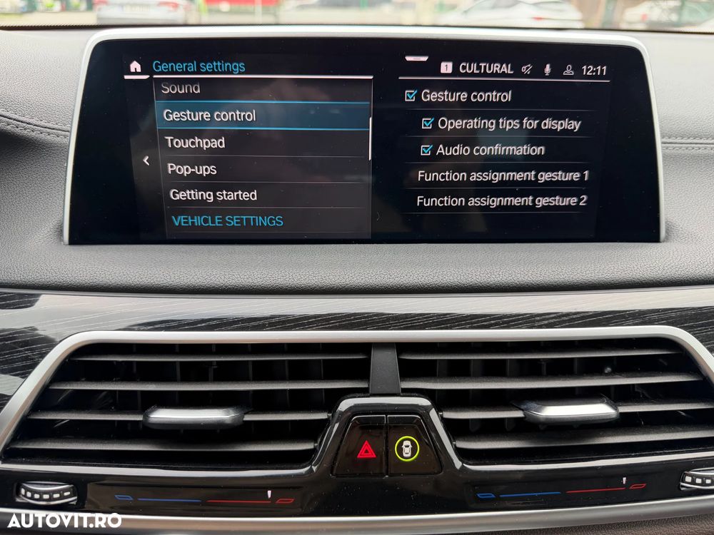 BMW Seria 7 745e - 11