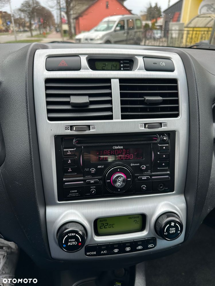 Kia Sportage 2.0 LX - 27