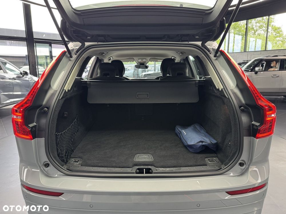 Volvo XC 60 B4 B Essential - 19
