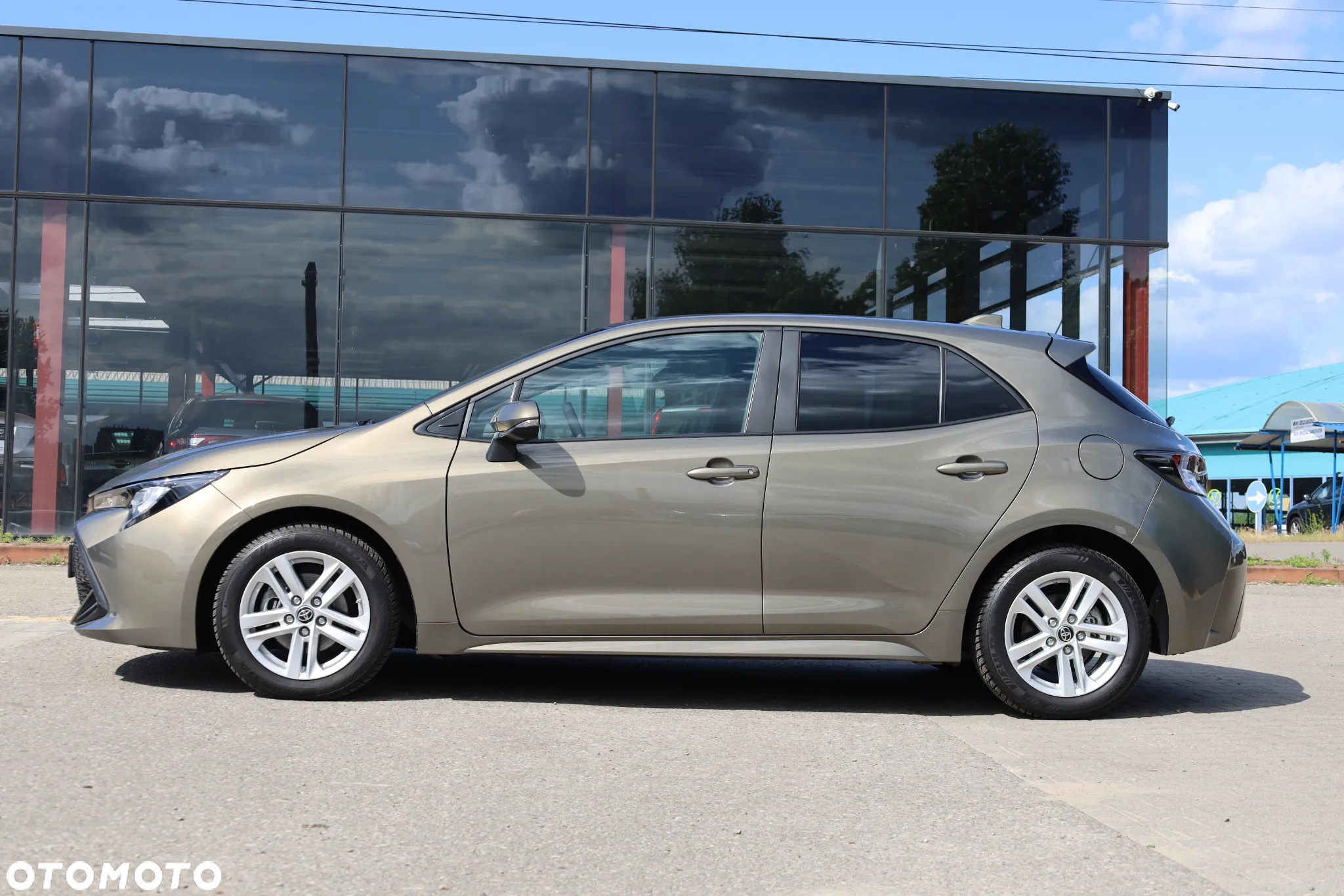Toyota Corolla 1.8 Hybrid - 21