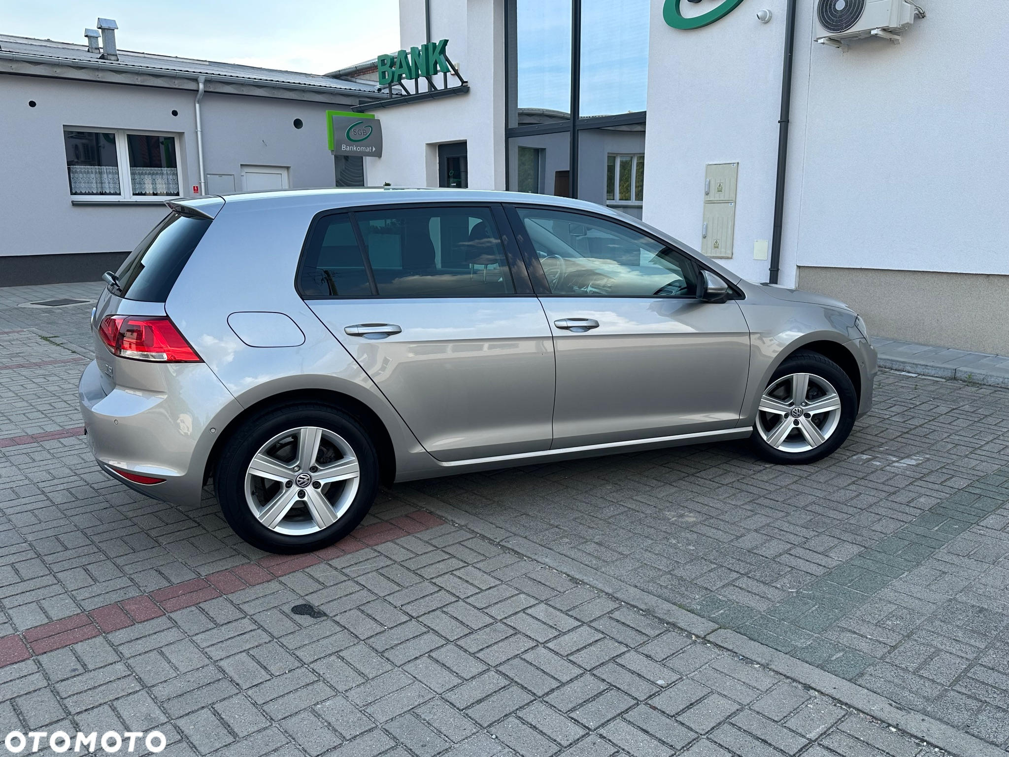 Volkswagen Golf - 18