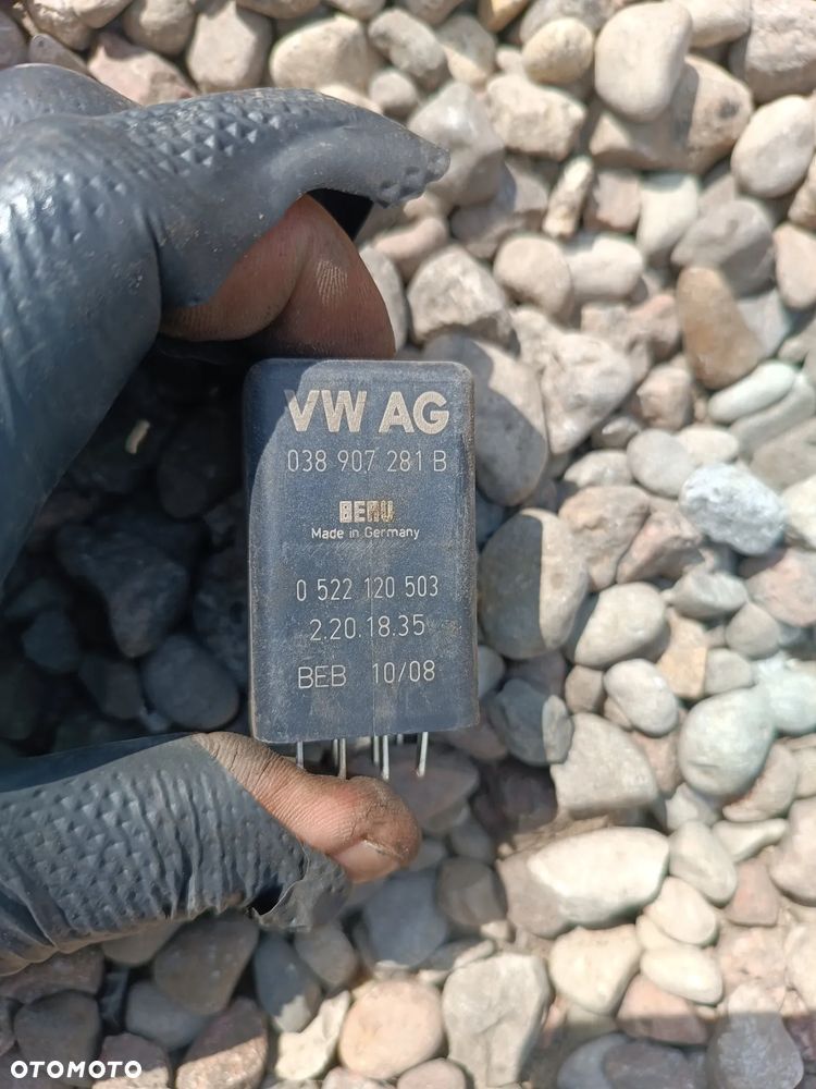 VOLKSWAGEN AUDI SEAT SKODA PRZEKAŹNIK ŚWIEC ŻAROWYCH 457 038907281B - 1