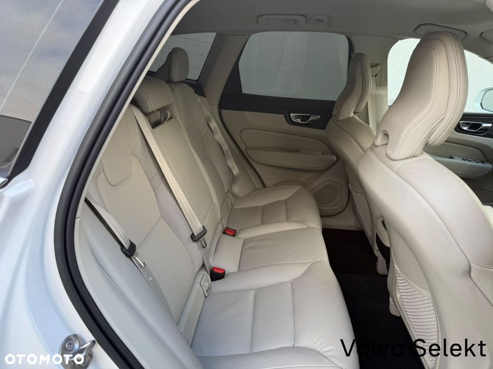 Volvo XC 60 - 32