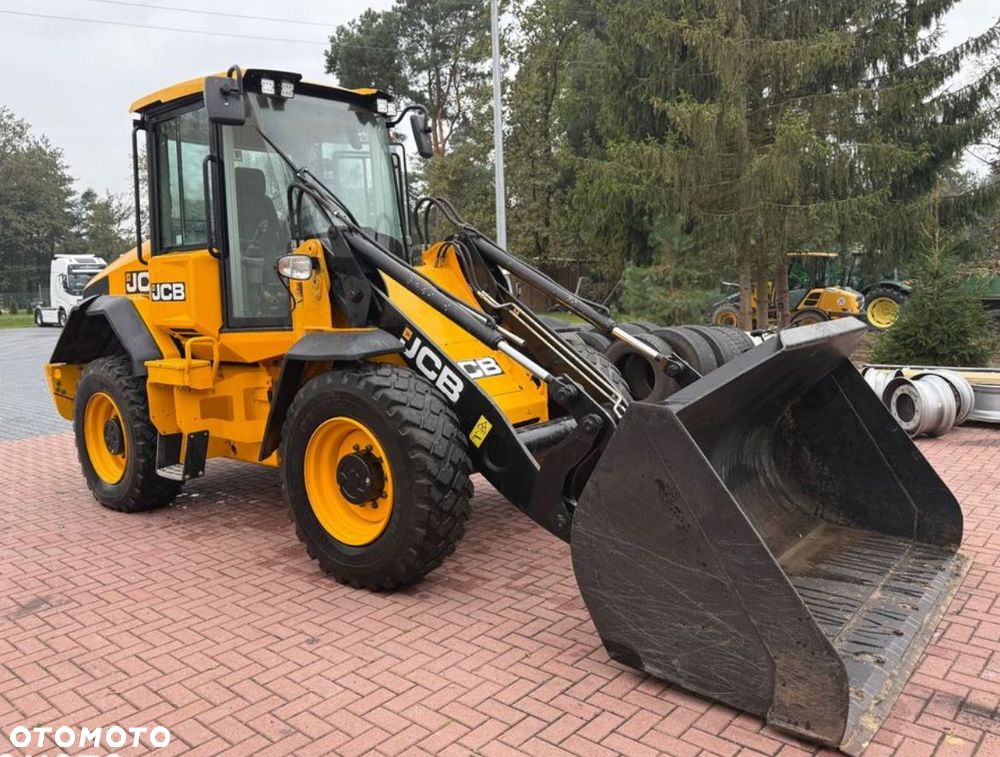 JCB 411 HT T4F - 2