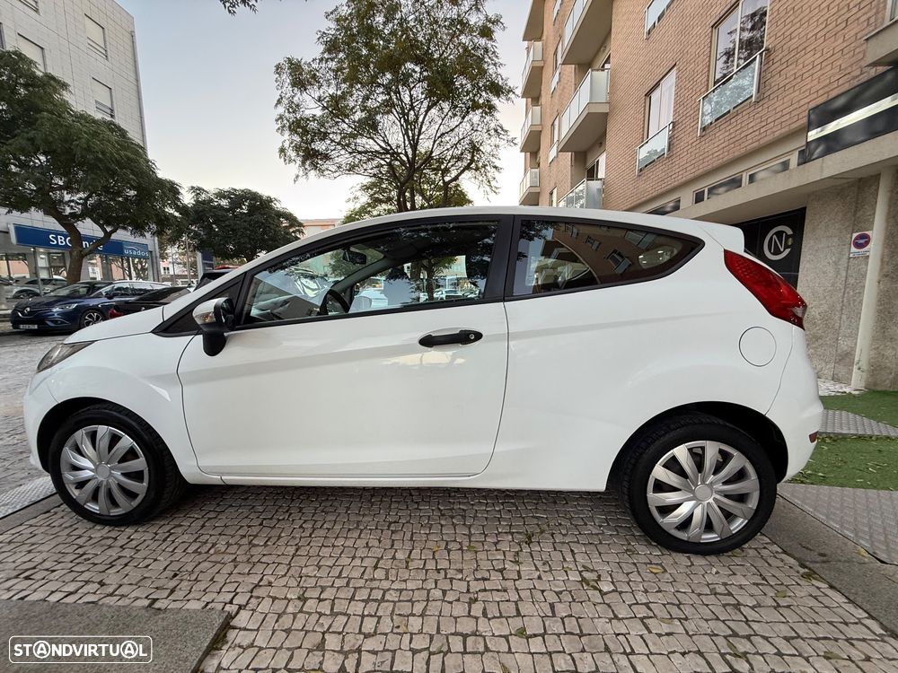 Ford Fiesta 1.4 TDCI Ambiente - 4
