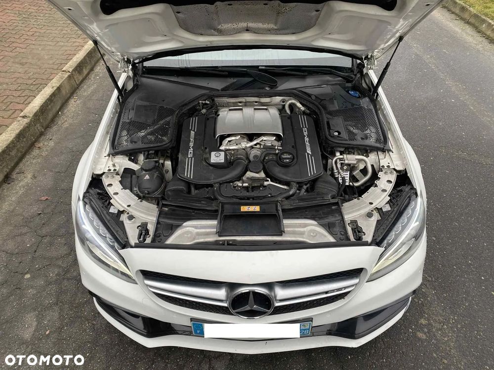 Mercedes-Benz Klasa C AMG 63 S AMG Speedshift 7G-MCT - 24