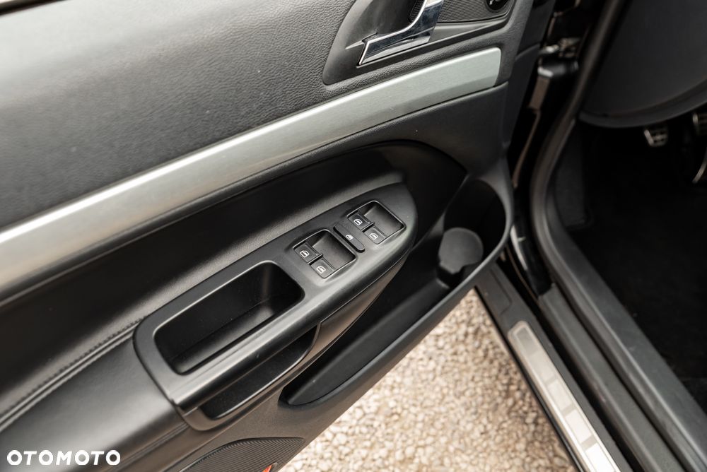 Skoda Octavia 2.0 TSI RS - 19