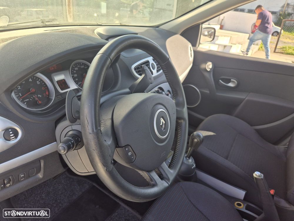 Renault Clio 1.2 16V Dynamique Luxe QS - 8
