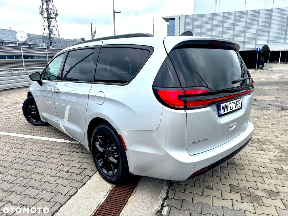 Chrysler Pacifica - 8