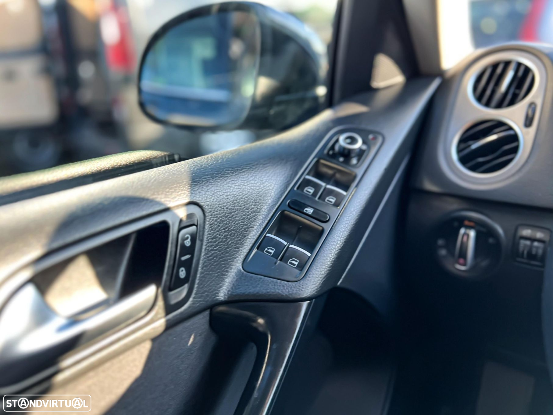 VW Tiguan 2.0 TDI Sport BlueMotion - 18