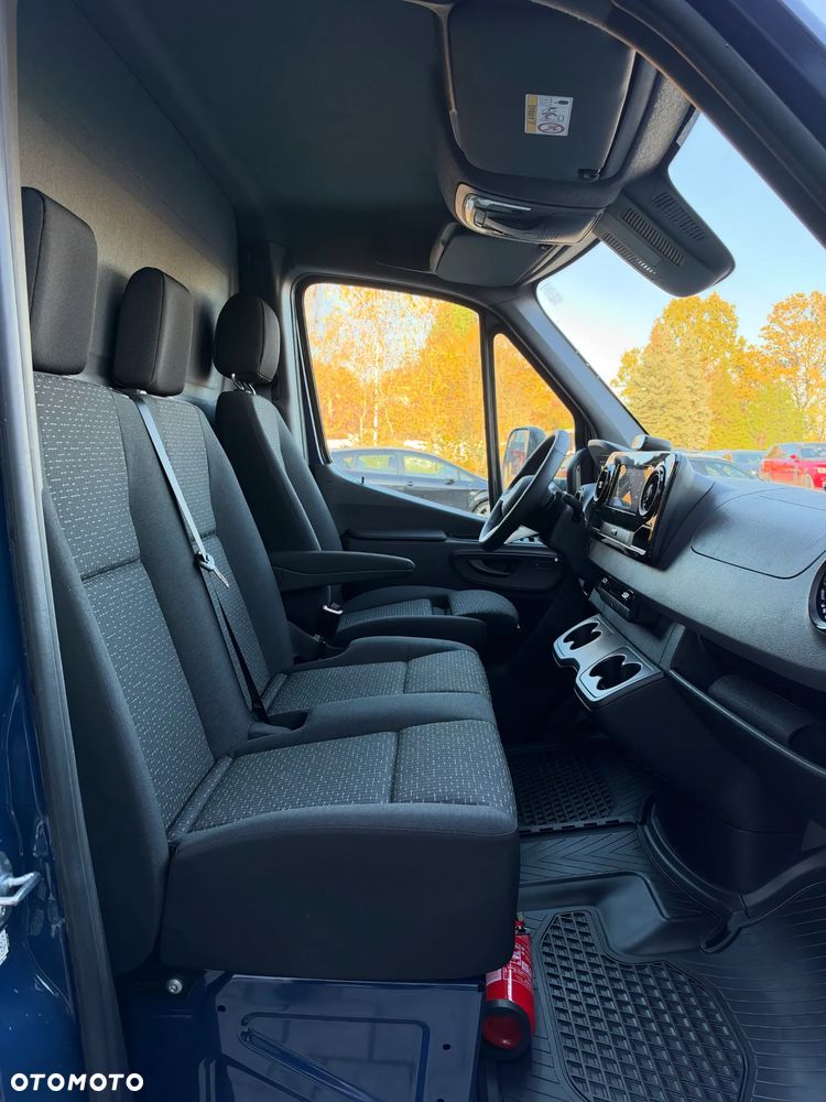 Mercedes-Benz Sprinter - 28