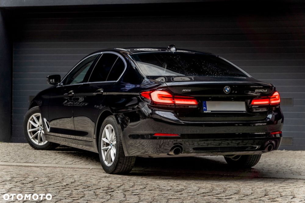 BMW Seria 5 520d xDrive - 5