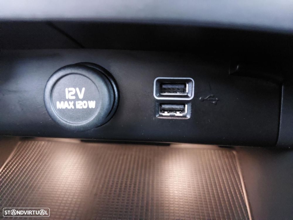 Volvo XC 40 1.5 T2 Momentum Plus - 39