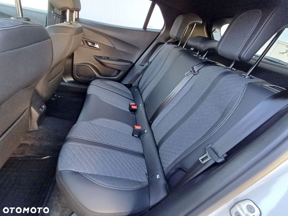 Peugeot 2008 1.2 PureTech Allure Pack S&S - 27