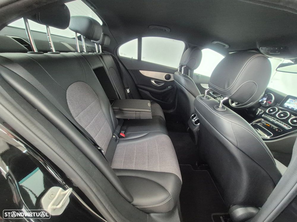 Mercedes-Benz C 220 d 4Matic 7G-TRONIC AMG Line - 24