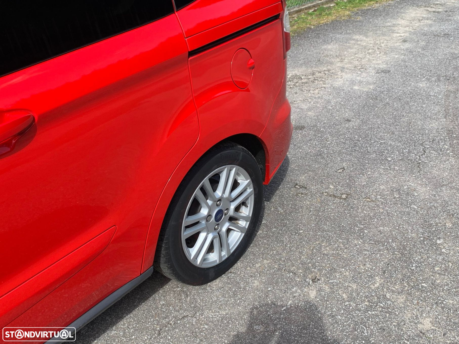 Ford Tourneo Connect 1.0i EcoBoost Titanium - 51