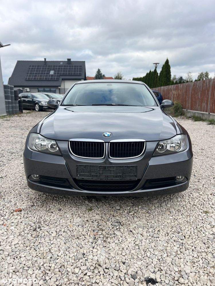 BMW Seria 3 318i Touring - 3
