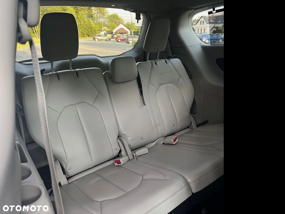 Chrysler Pacifica - 14