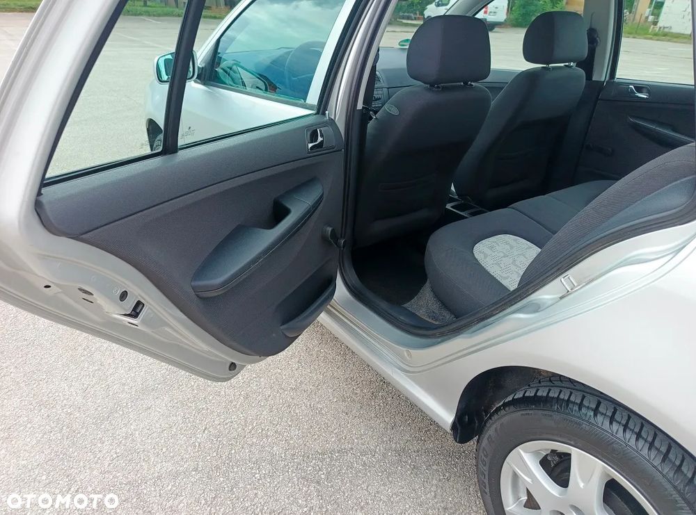 Skoda Fabia 1.4 16V Combi Elegance - 26