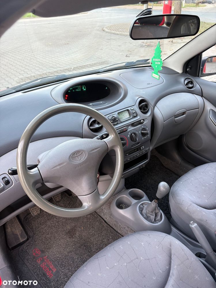 Toyota Yaris 1.0 Base - 5