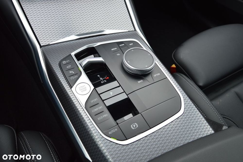 BMW Seria 3 318i M Sport - 21