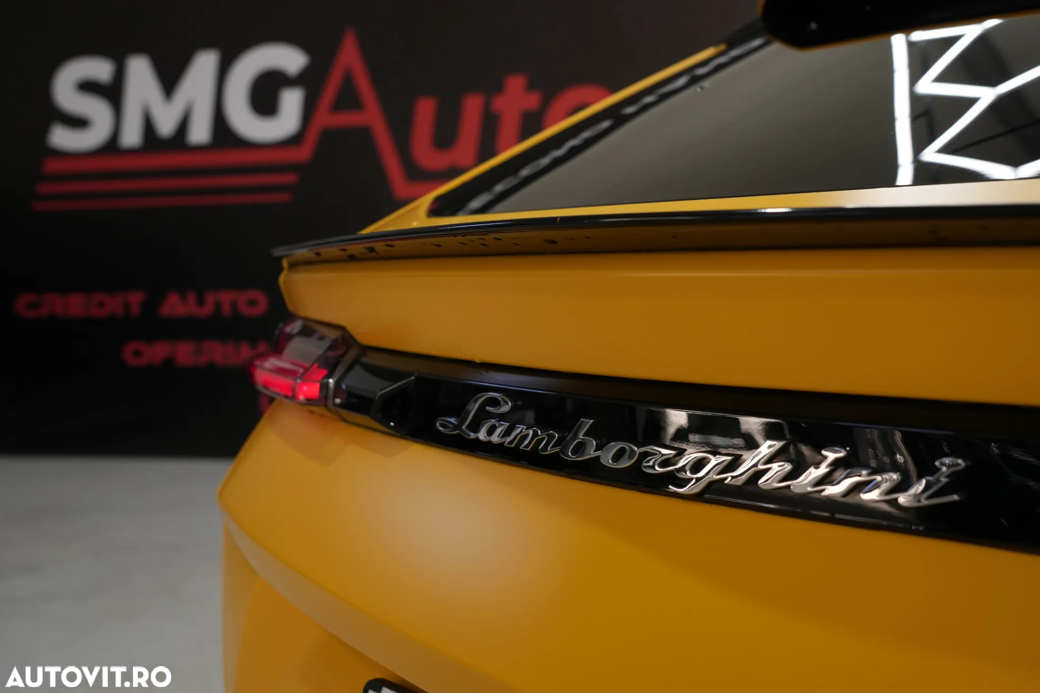 Lamborghini URUS Standard - 27