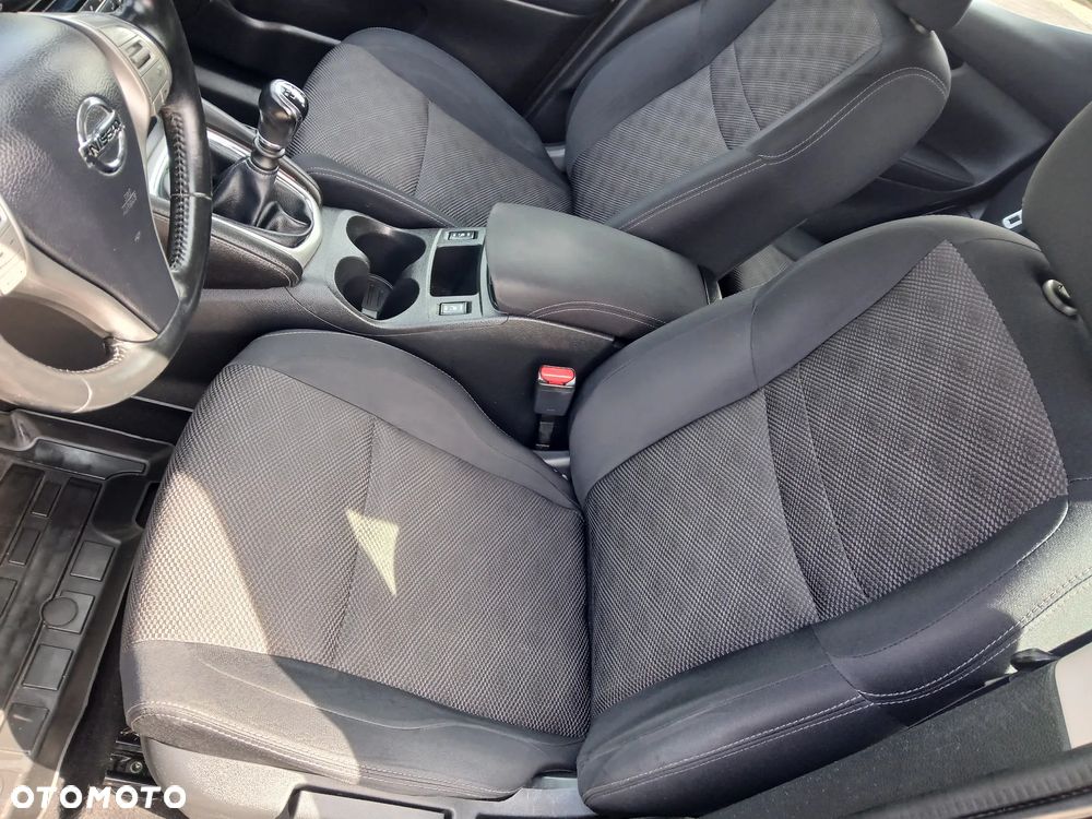Nissan Qashqai 1.5 dCi N-Connecta - 11