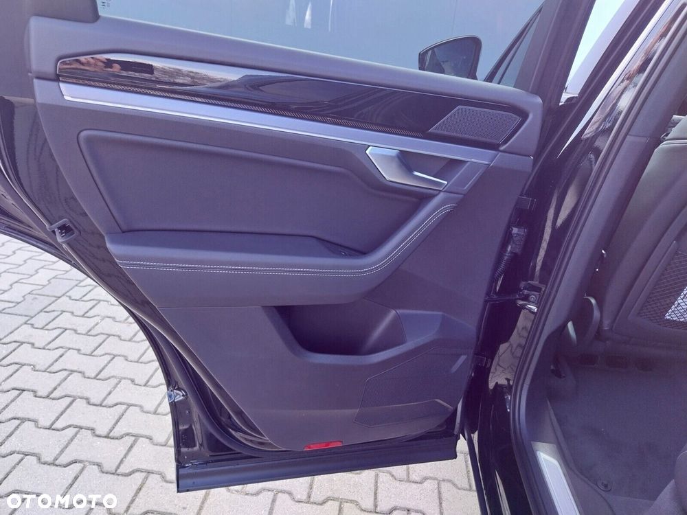 Volkswagen Touareg - 24