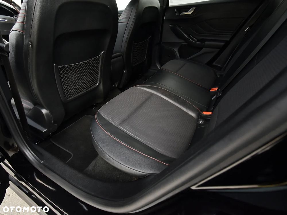Ford Focus - 25