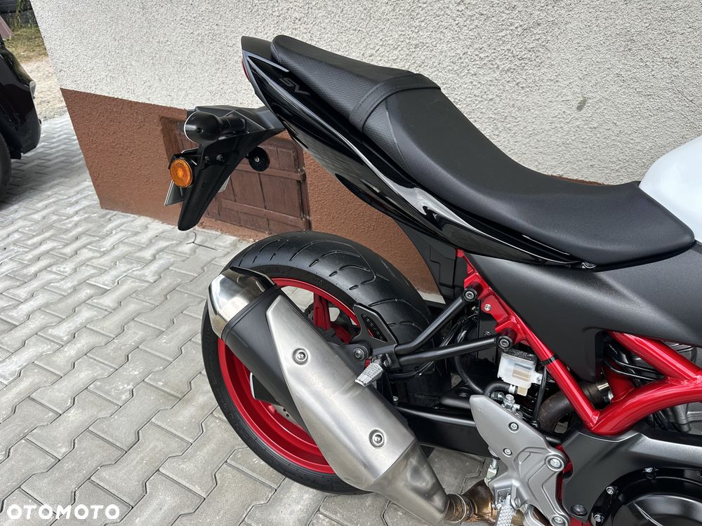 Suzuki SV - 10