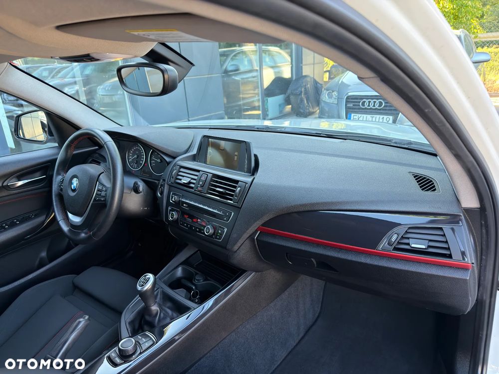 BMW Seria 1 116i Sport Line - 30