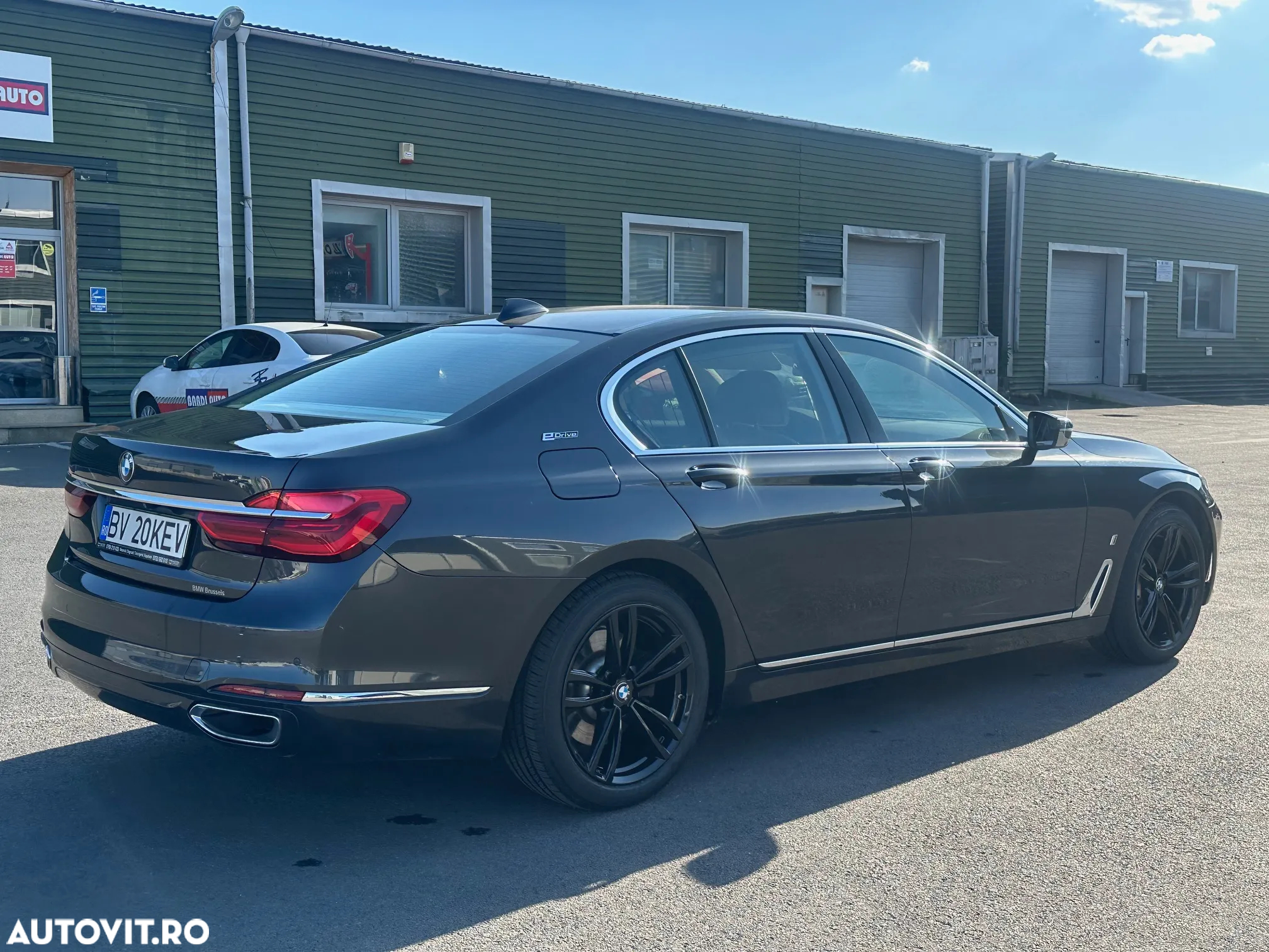 BMW Seria 7 - 38