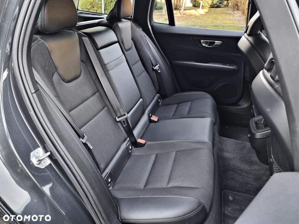 Volvo V60 T5 Geartronic Momentum - 23