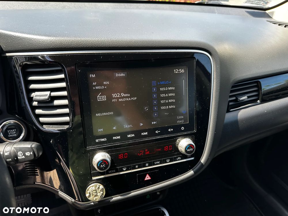 Mitsubishi Outlander - 12