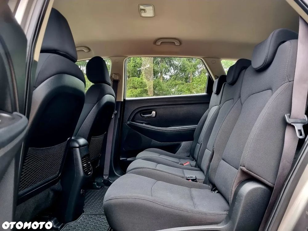 Kia Carens 1.6 GDI Edition 7 - 10