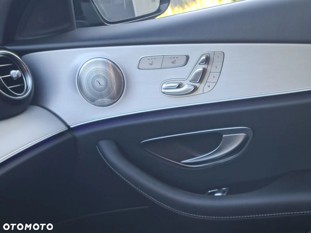 Mercedes-Benz Klasa E - 19