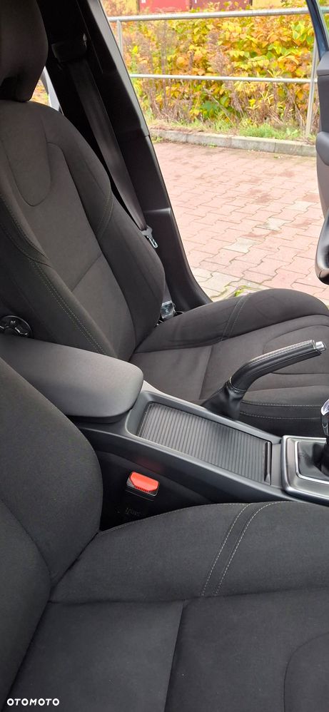 Volvo V40 T2 Kinetic - 14