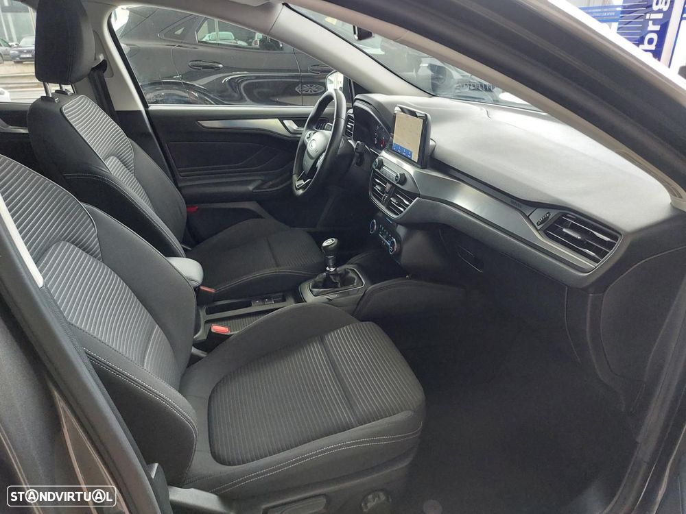 Ford Focus SW 1.5 TDCi EcoBlue Titanium - 36