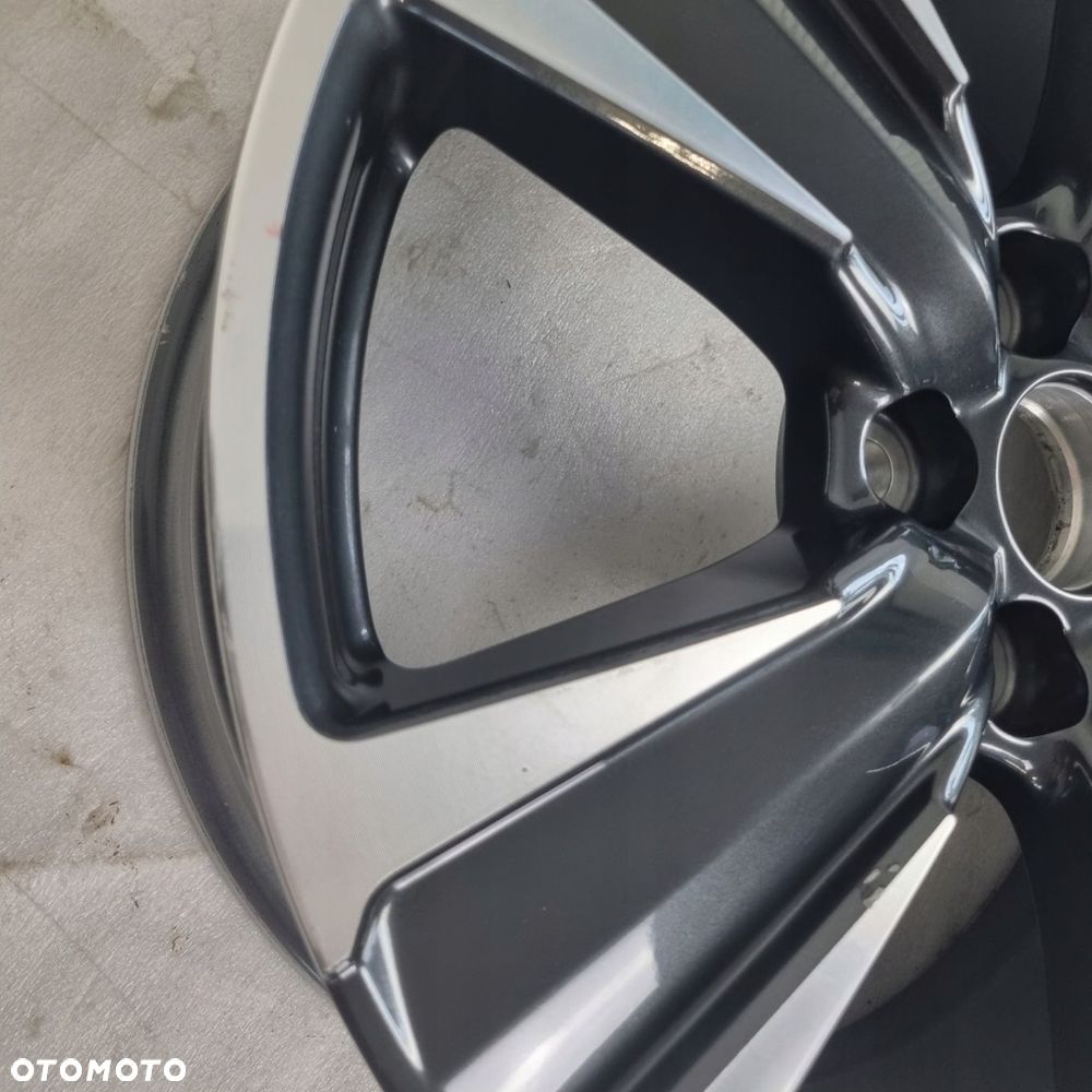 FELGA LEXUS UX ET45 5X114,3 7X18 18 60,1 - 7