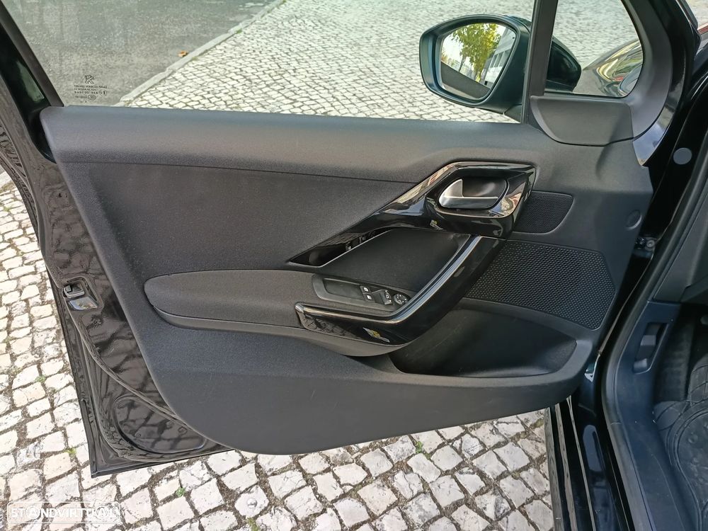 Peugeot 208 1.4 HDi SE Style - 11