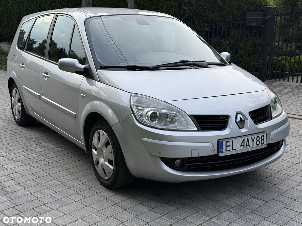 Renault Grand Scenic - 1