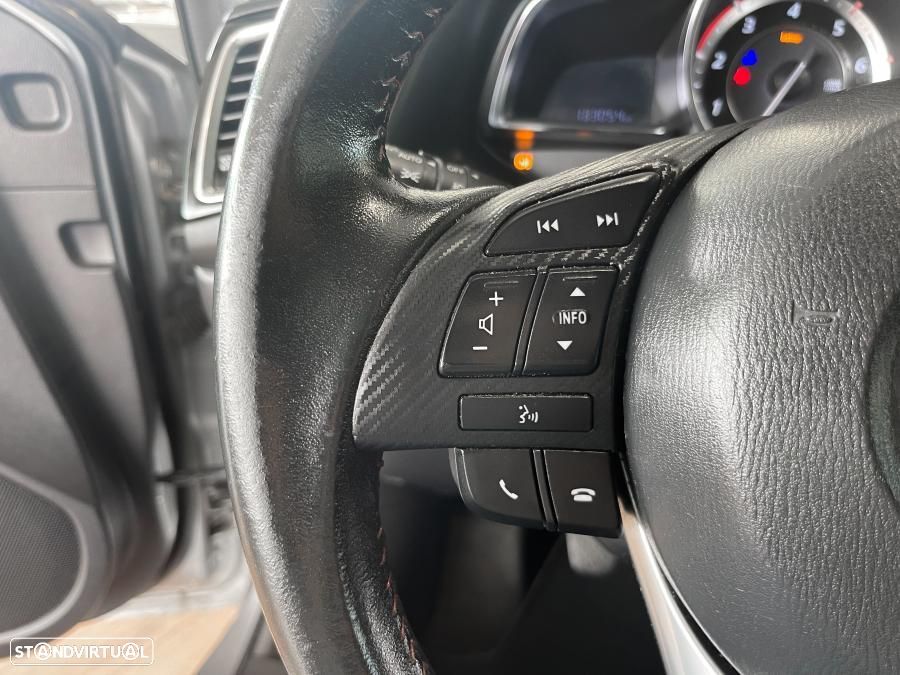 Mazda 3 Hatchback 1.5 Sky-D Excellence Navi - 11