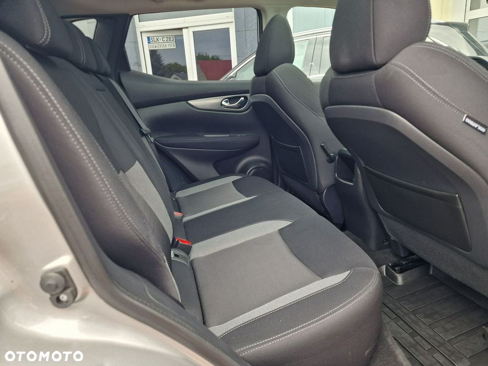 Nissan Qashqai 1.2 DIG-T N-Connecta EU6 - 25