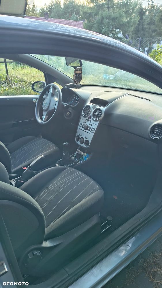 Opel Corsa - 4