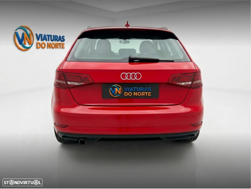 Audi A3 Sportback 1.6 TDI S tronic design - 2