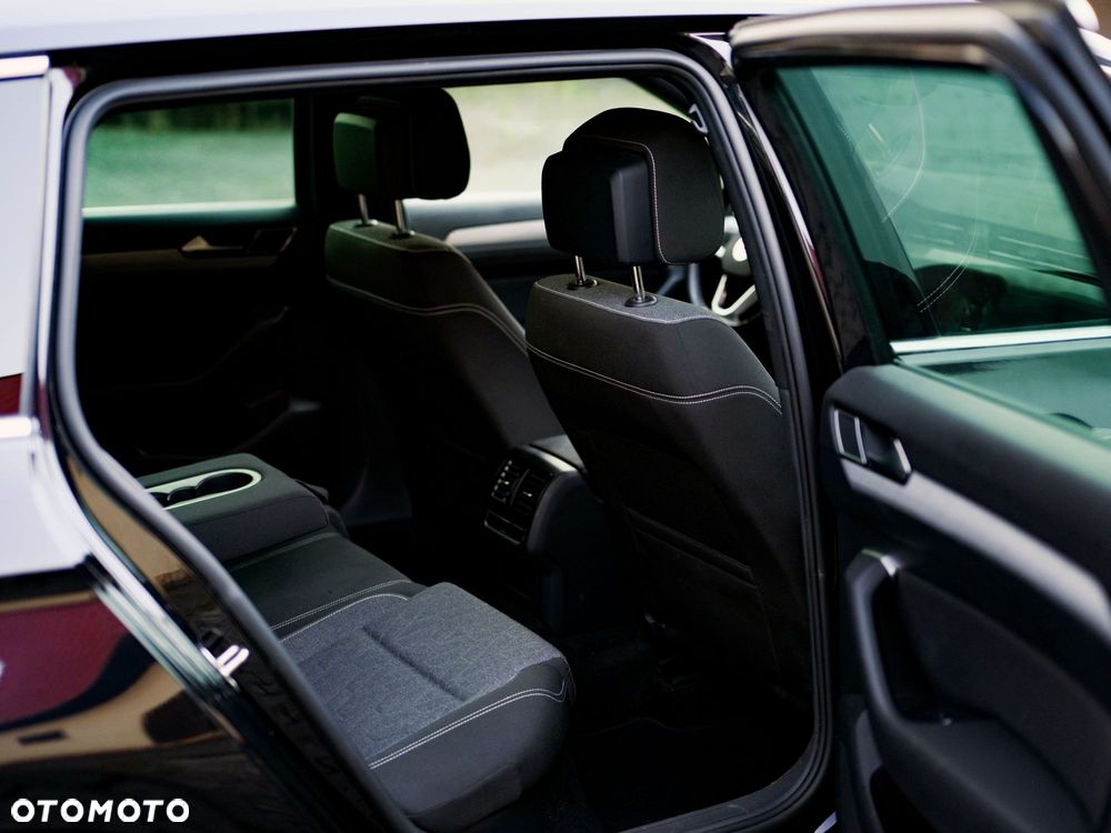 Volkswagen Passat 2.0 TDI SCR DSG Comfortline - 14