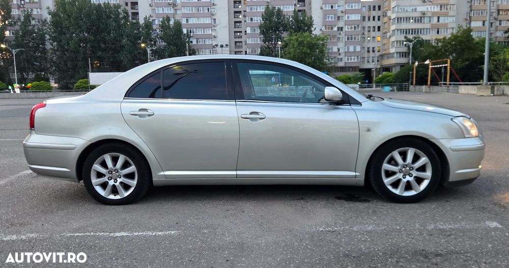 Toyota Avensis 1.8 Sdn. Sol - 5