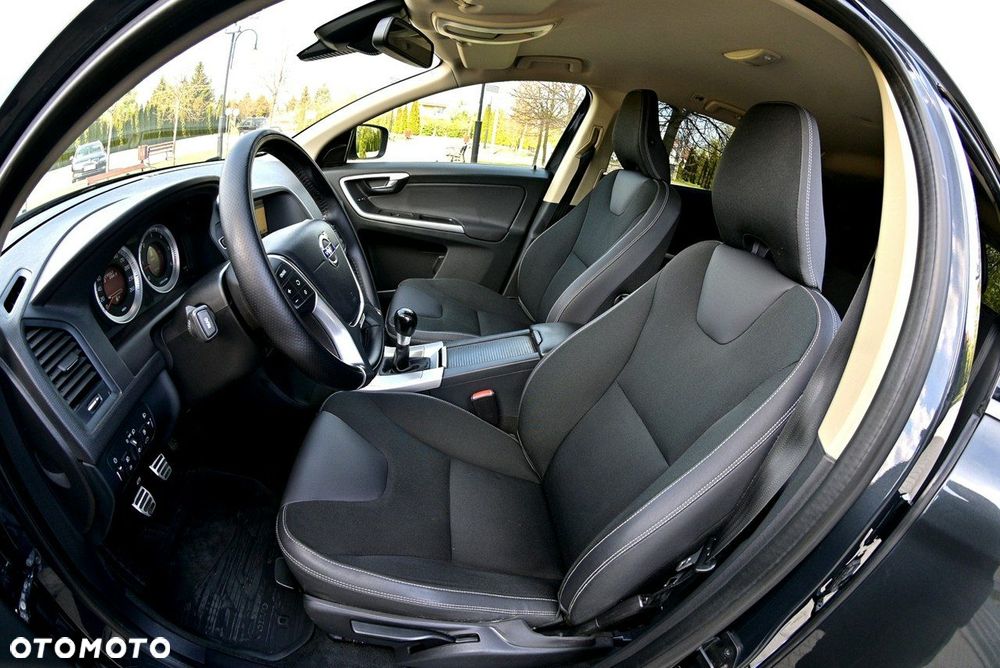 Volvo XC 60 D3 R-Design - 7