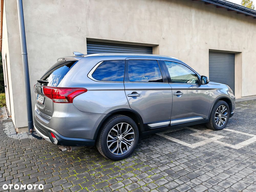 Mitsubishi Outlander 2.0 Instyle + 4WD CVT - 15