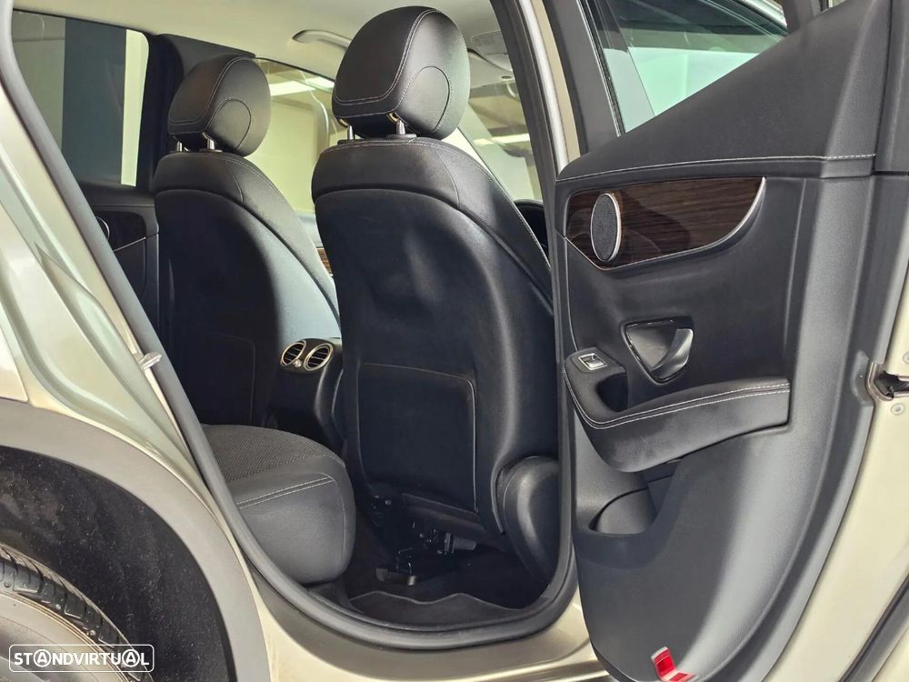 Mercedes-Benz GLC 300 e 4Matic - 31